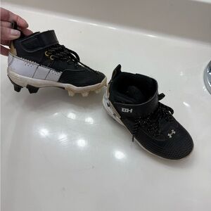 Under Armour Kids High Top Baseball Cleats